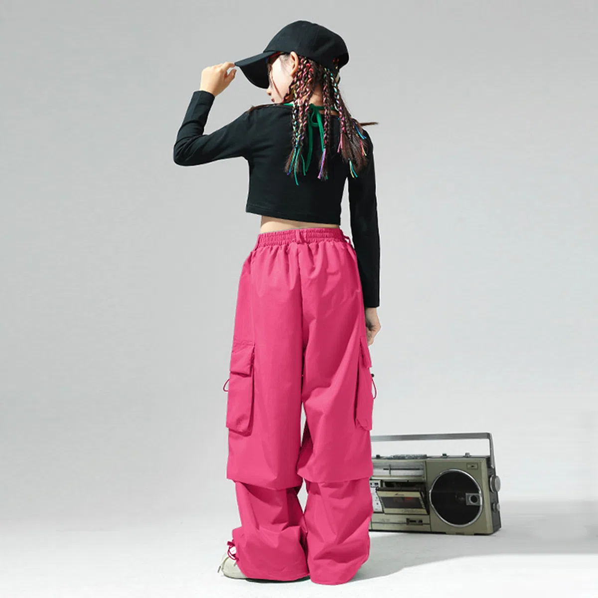 LOLANTA Mädchen Hip Hop Outfit, Bedrucktes Crop Top & Cargo Hose Tanz Set, Trendige Streetwear, 6-13 Jahre