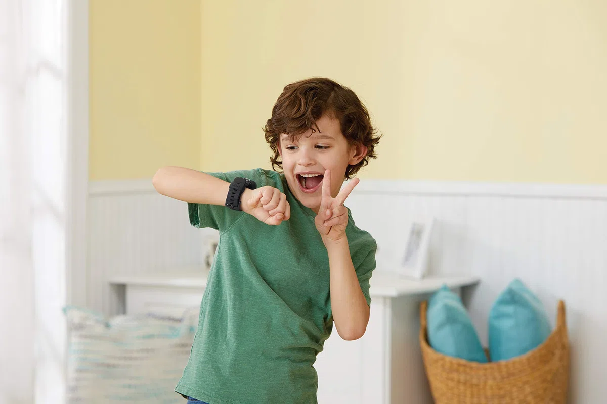 VTech KidiZoom Smart Watch DX2 schwarz – Kinderuhr mit Touchscreen, Zwei Kameras für Selfies und vielem mehr – Für Kinder von 5-12 Jahren