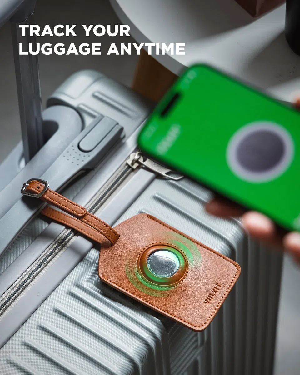 VULKIT Reisepass Organizer mit Airtag-Fach für 4 Pässe – 2-in-1 RFID Reiseorganizer Dokumente mit Gepäckanhänger, Hält Ausweis/6+ Karten/Reiseunterlagen/Bargeld (Braun, Familie 4 Personen)