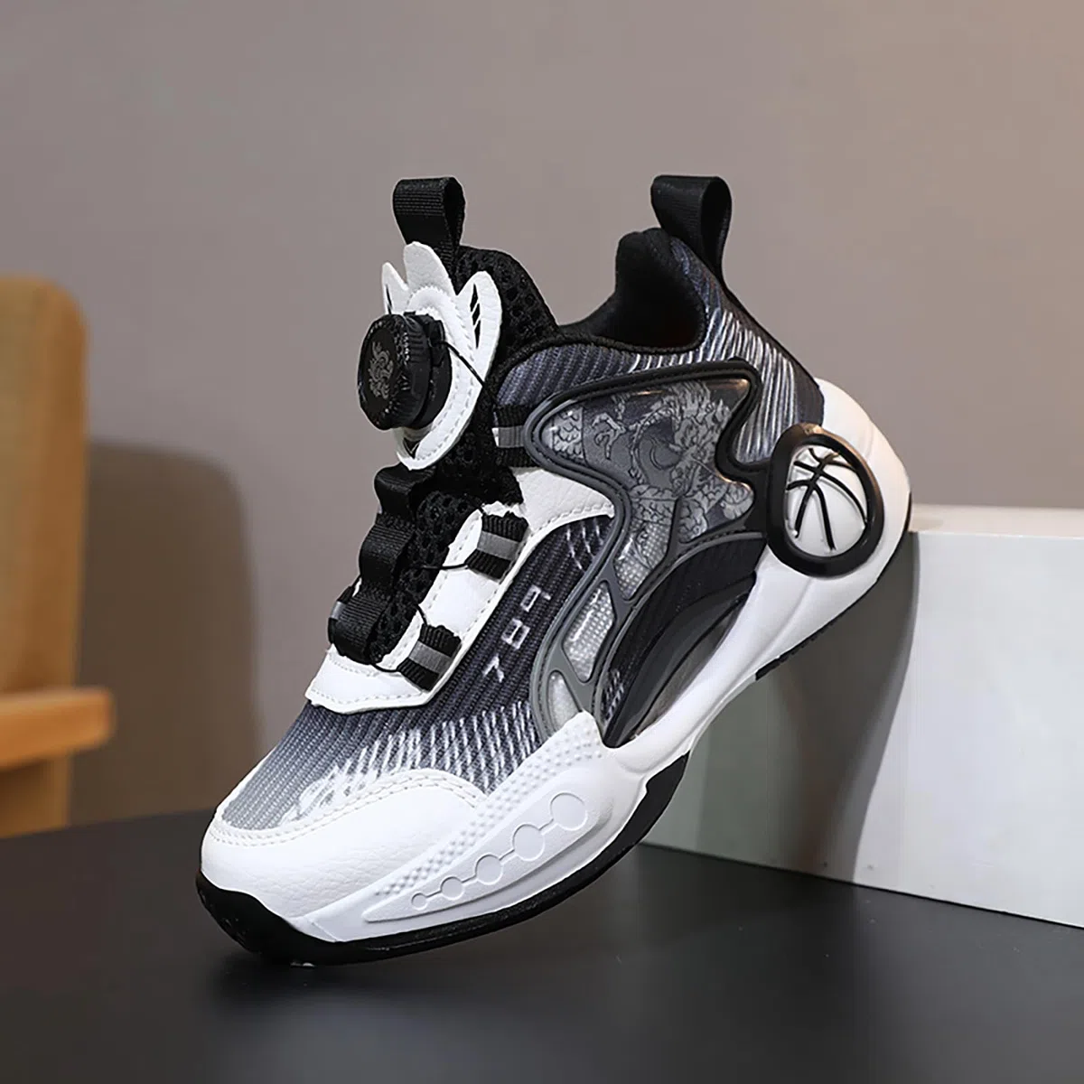 Kinder Basketballschuhe Jungen Turnschuhe Mädchen Sportschuhe Leicht Atmungsaktive High Top Sneaker Kinderschuhe mit Drehknopfe 8806 Schwarzweiß EU 36
