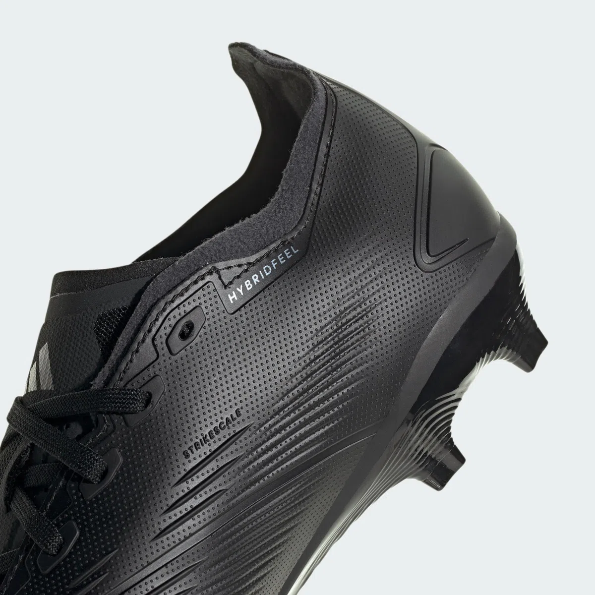 adidas Unisex Predator League Fußballschuh, Feste Böden