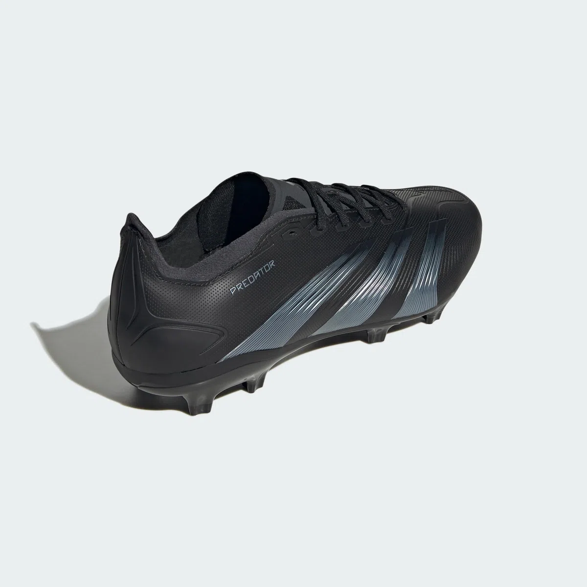 adidas Unisex Predator League Fußballschuh, Feste Böden