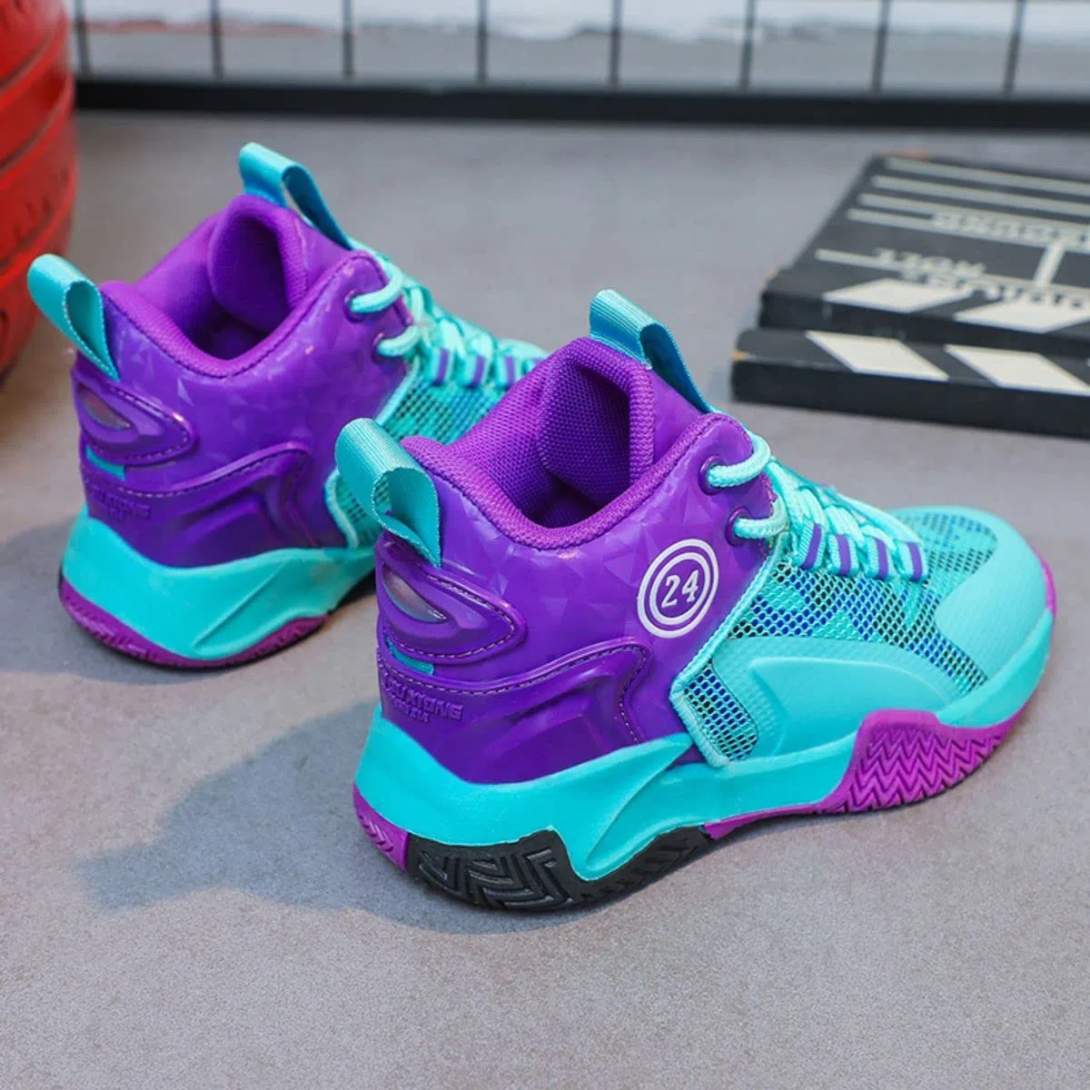 Basketballschuhe für Jungen Atmungsaktive Laufschuhe Kindersportschuhe Straßenlaufschuhe für Jungen Leichte neutrale Sportschuhe