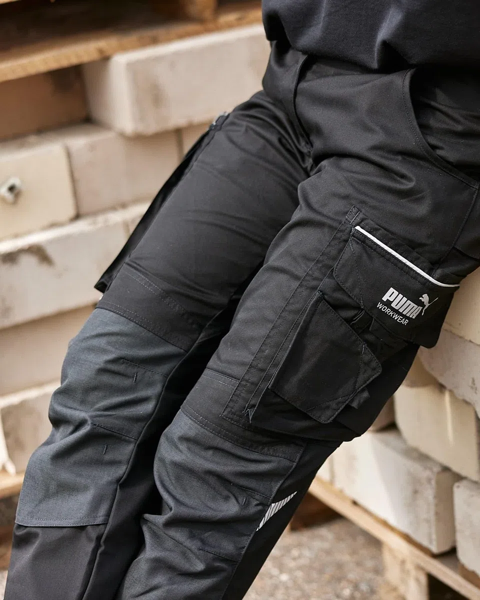 PUMA Workwear Precision X - Premium Arbeitshose für Damen, Funktionshose mit vielen Taschen, verstärkten Kniepartien und Stretch - für Handwerk, Produktion und Baugewerbe